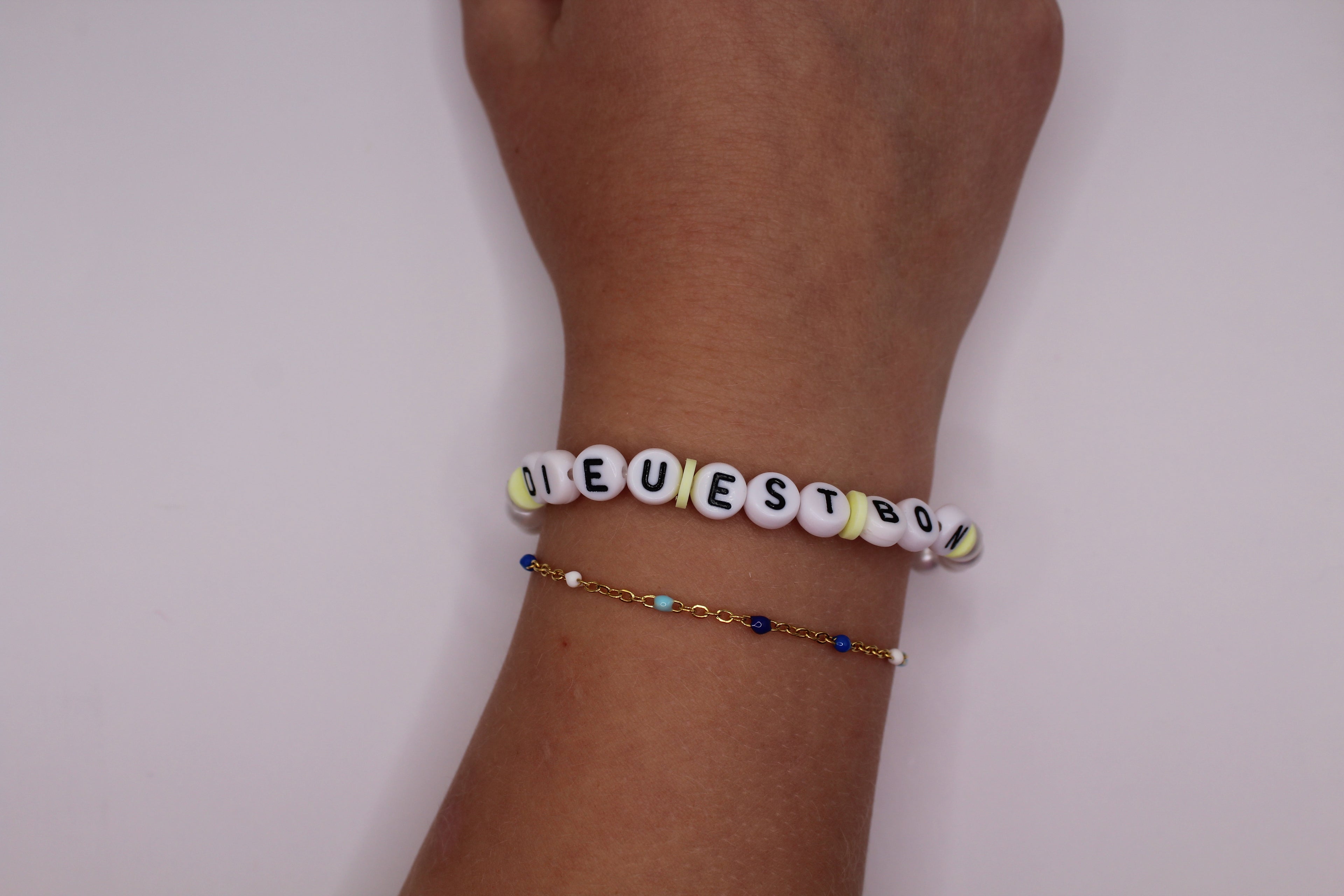 Dieu Est Bon Bracelets