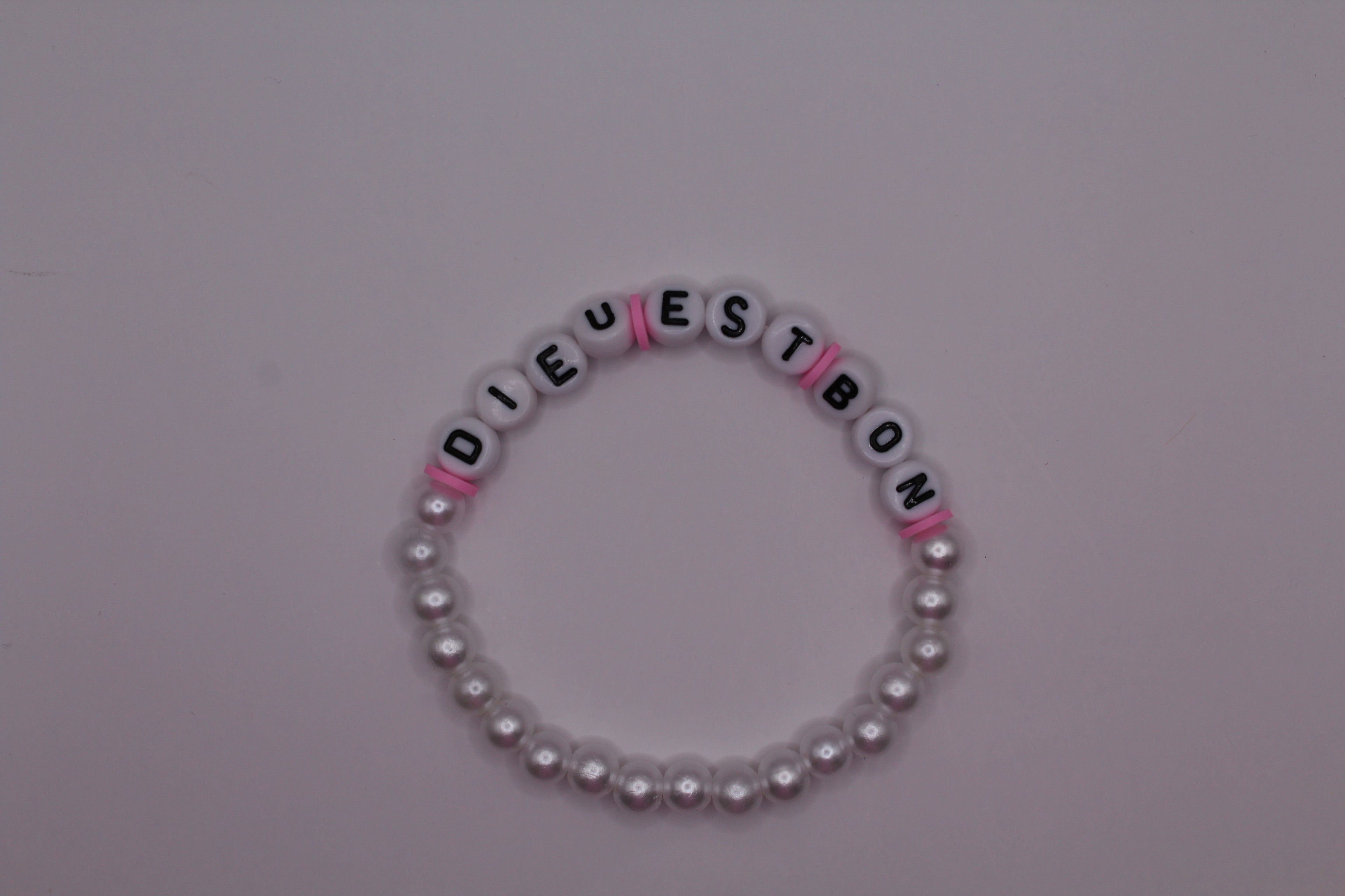 Dieu Est Bon Bracelets