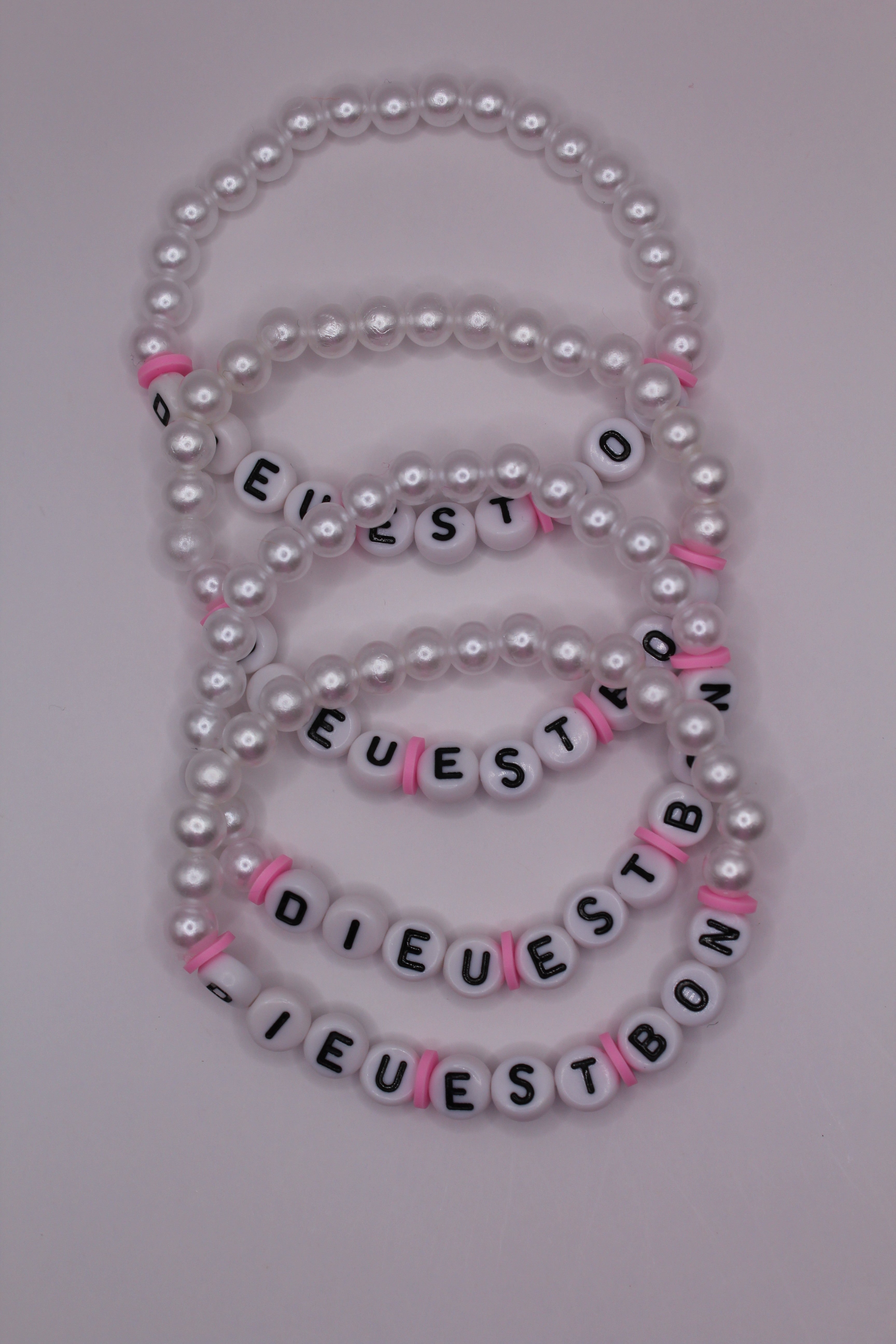 Dieu Est Bon Bracelets